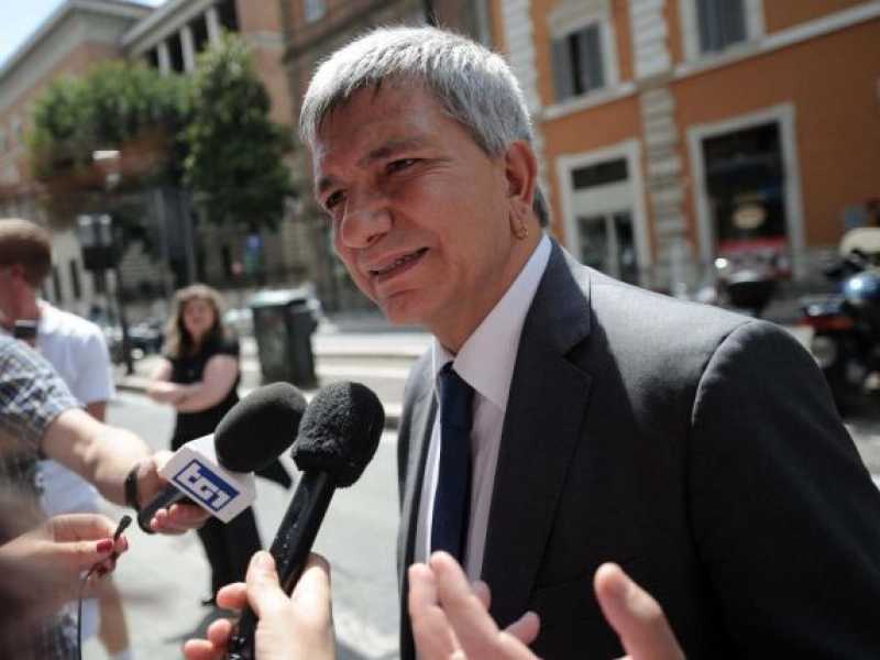 Fuga da Sel, ma il partito respinge le dimissioni di Vendola