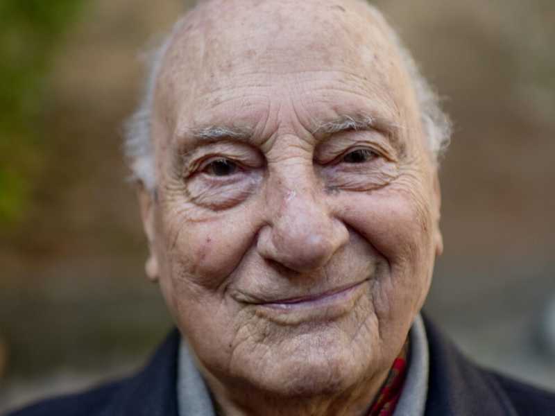 Raffaele La Capria in uno scatto del 2015 (foto Ansa)