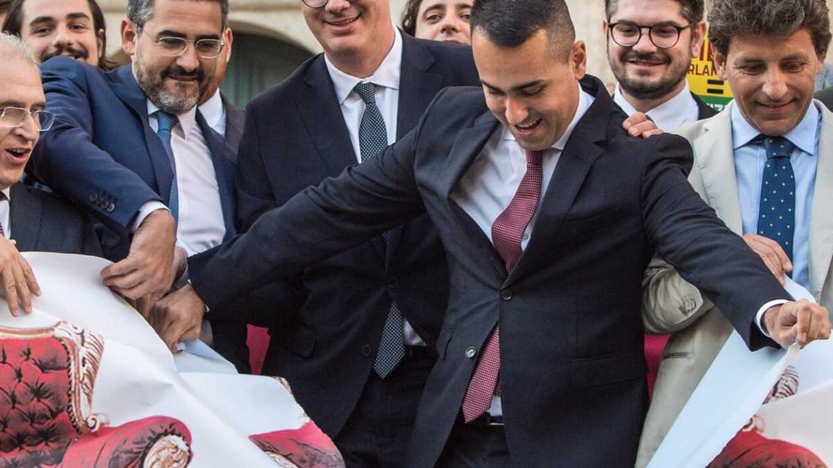 Immagine di Dal taglio dei parlamentari all'abolizione del Parlamento