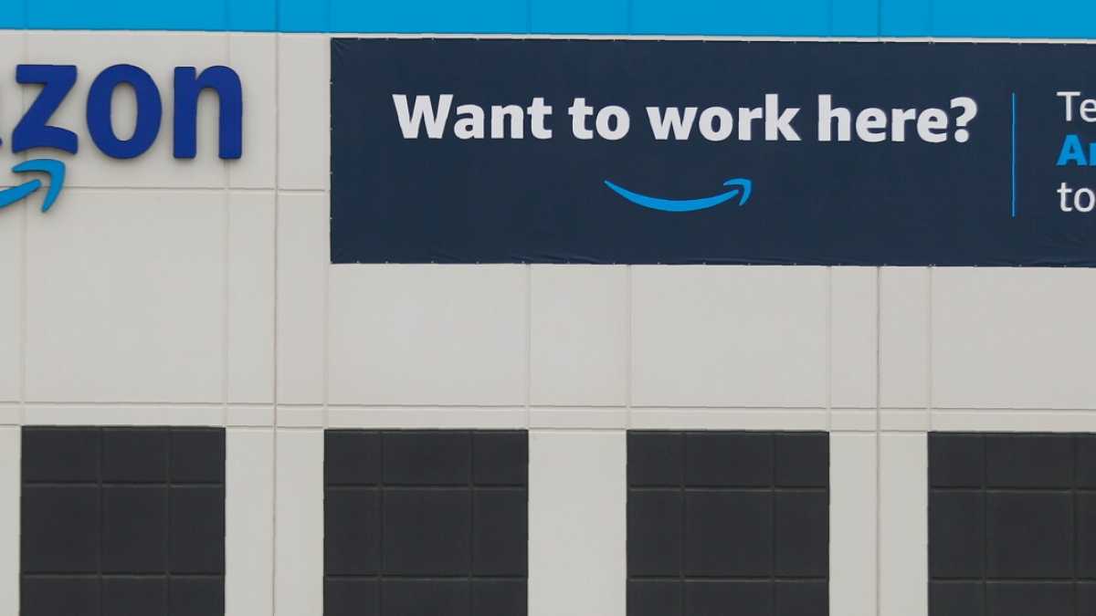 Immagine di Così Amazon prende i grandi mall americani e li trasforma nei suoi magazzini