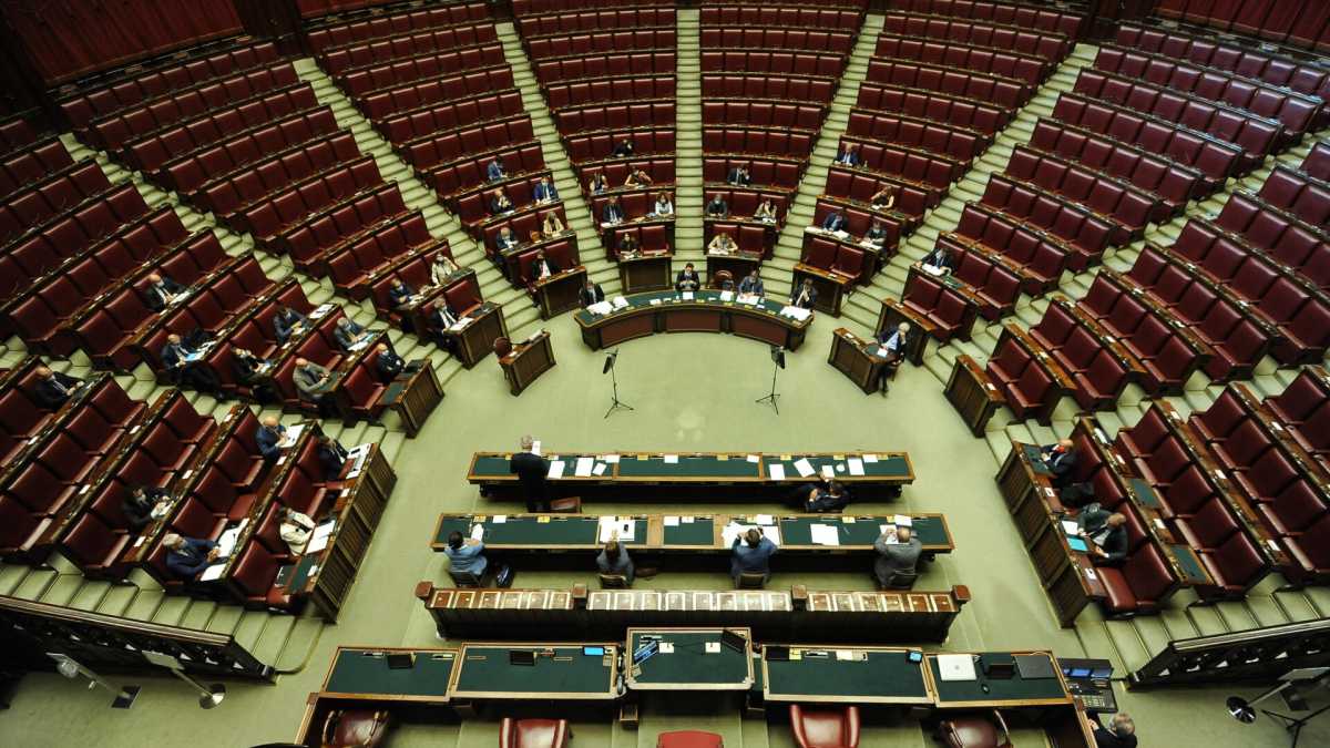 Immagine di Meglio la vergogna di un deputato che lasciare senza aiuto chi ne ha bisogno