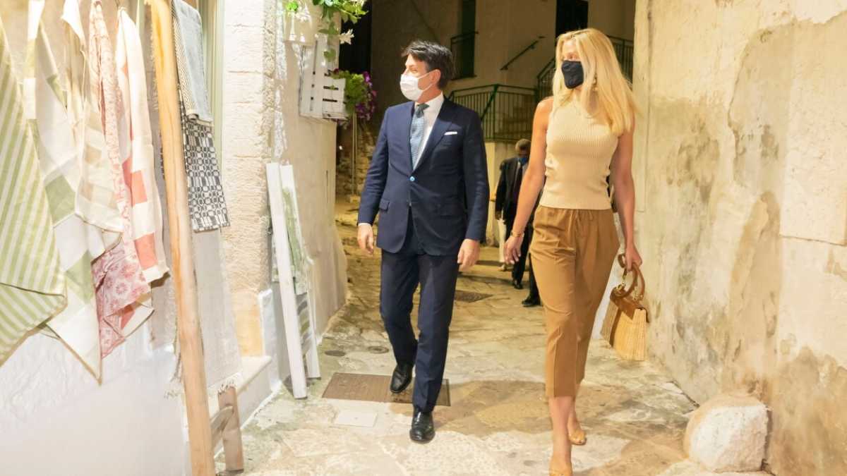Immagine di I leader europei rinunciano alle vacanze. Ma ce n’è uno più invidiato degli altri