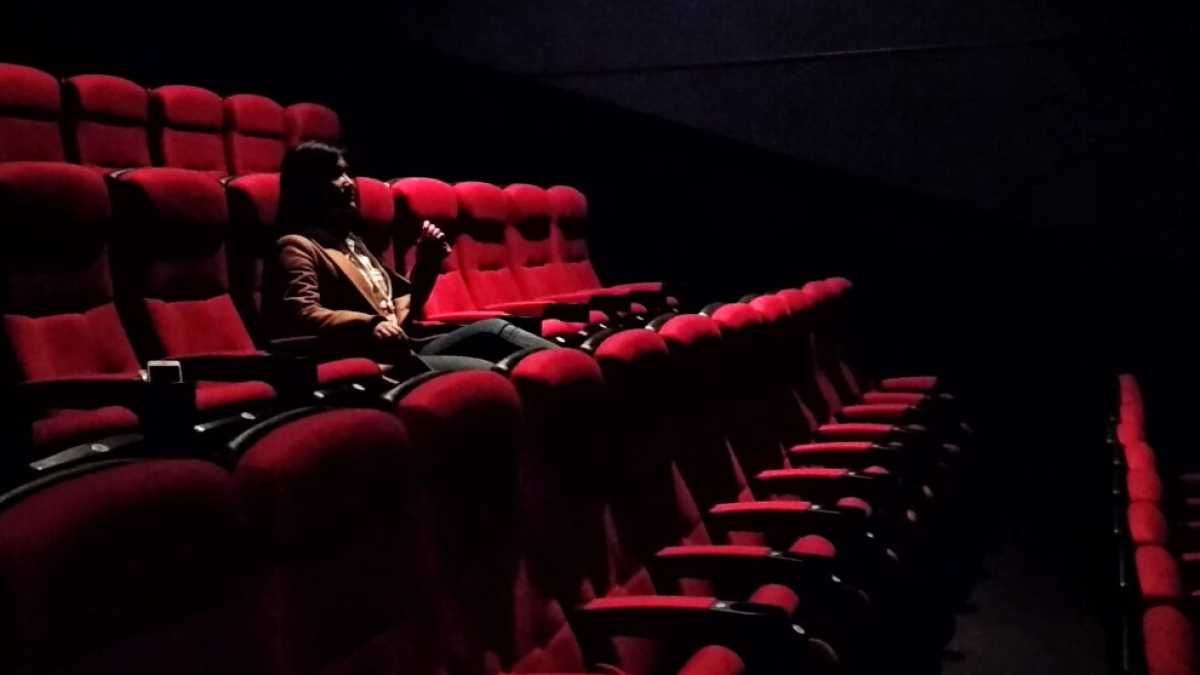 Immagine di Poster di nuovi film che sembrano vecchi. E nessun colpo di tosse in sala