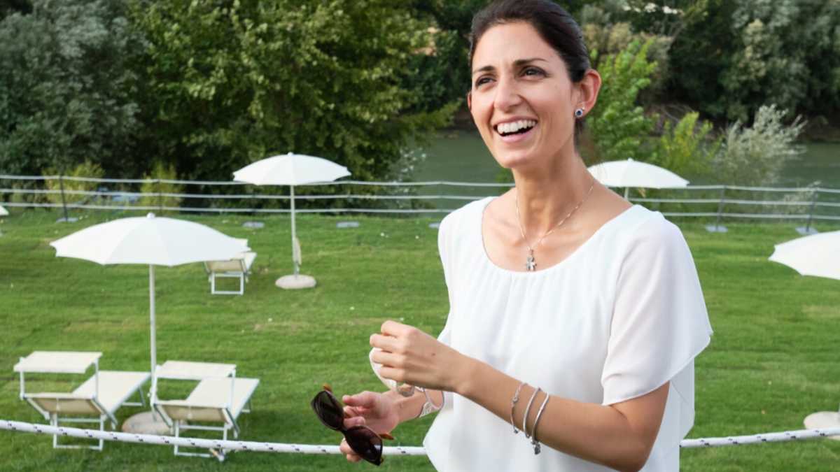 Immagine di Ora la Raggi si crede Napoleone, e questo è un problema per il M5s