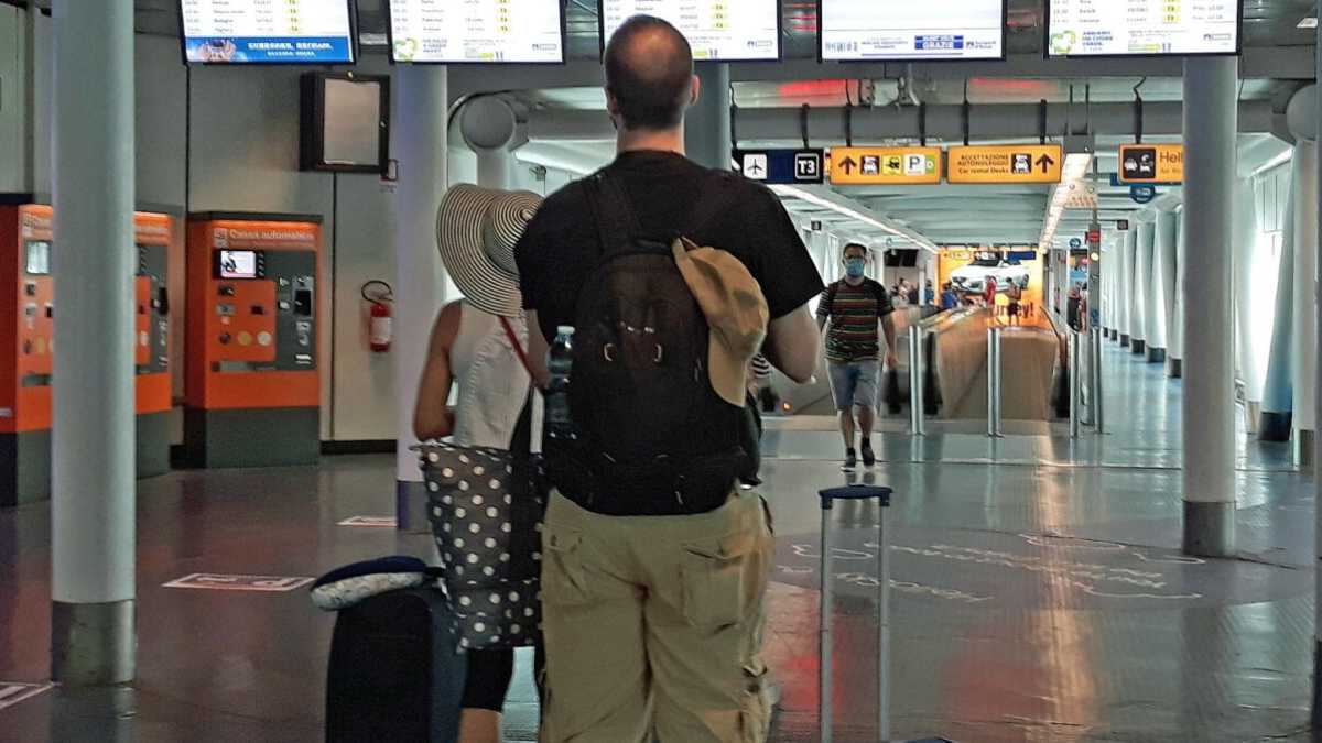 Immagine di Ho fatto le vacanze in Grecia e ora sono un pericolo pubblico