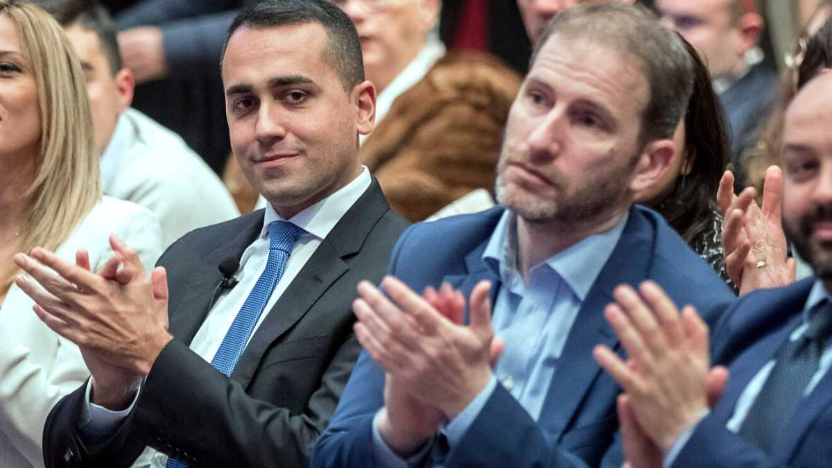 Immagine di I parlamentari del M5s si ribellano alla Stasi dell'Inps e di Rousseau