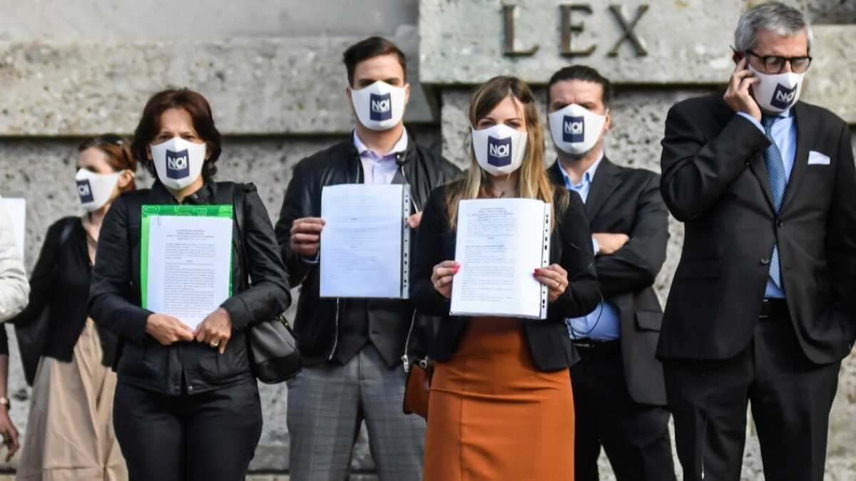 Immagine di Il rumore di fondo di un avviso di garanzia