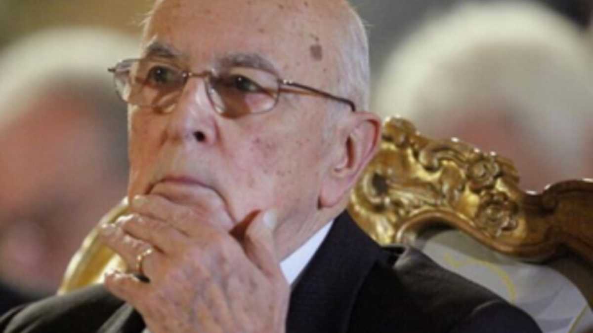 Immagine di Napolitano: "Il Parlamento resta legittimo"
