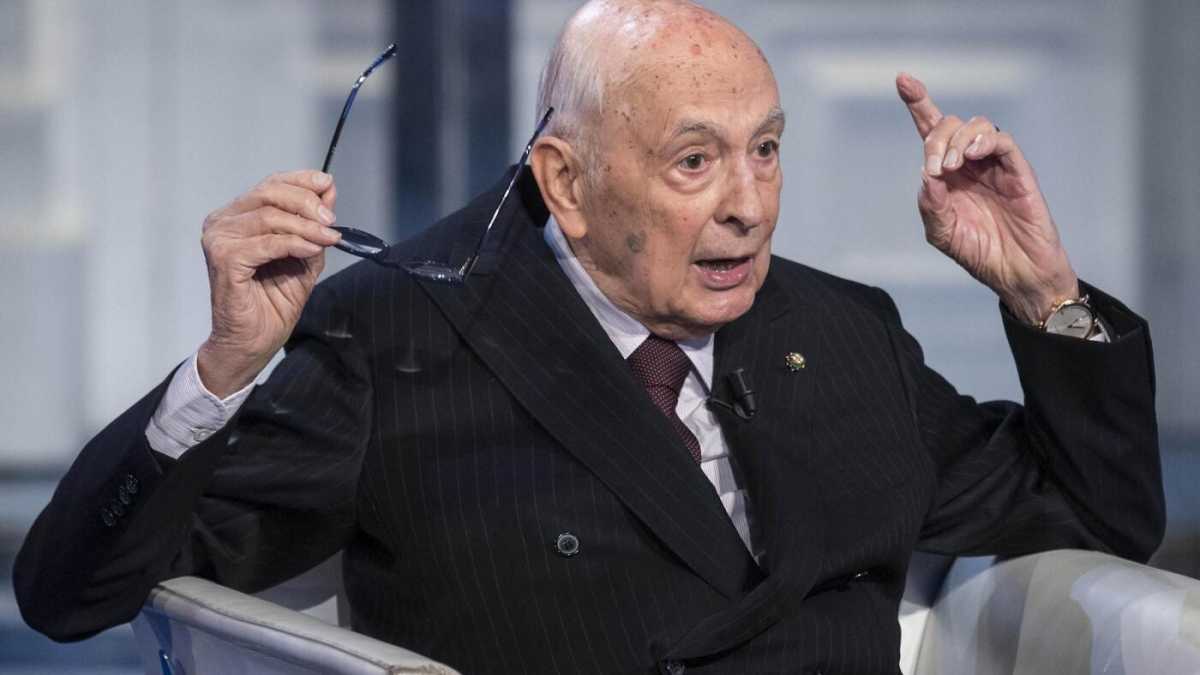 Immagine di Napolitano sul referendum e la ripresa dell'Eurozona. Le notizie del giorno, in breve