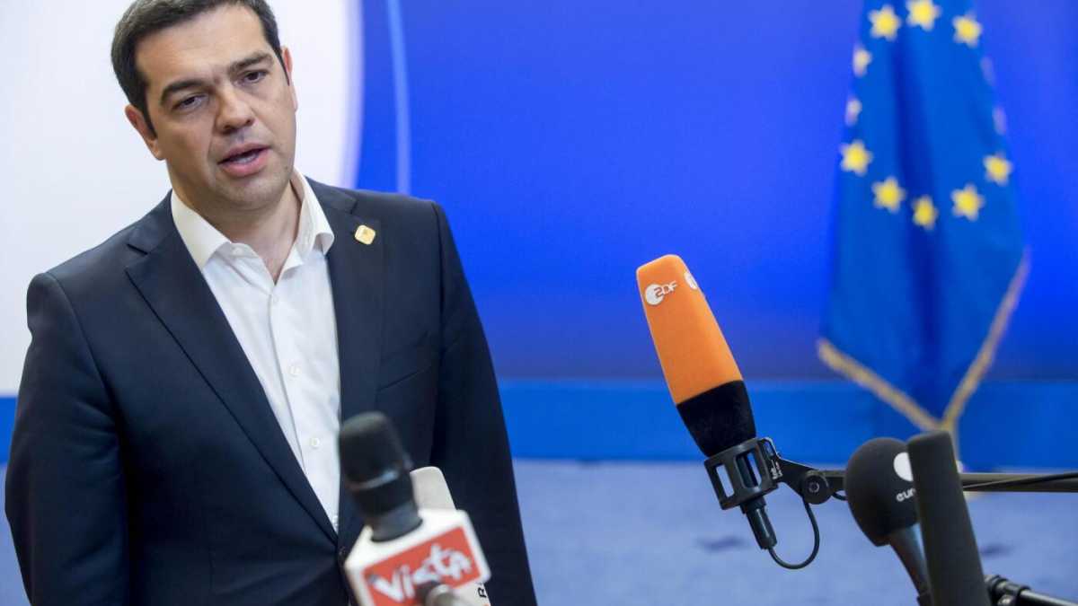Immagine di I migranti sono un problema europeo, dice Renzi. Guai per Tsipras nel suo partito