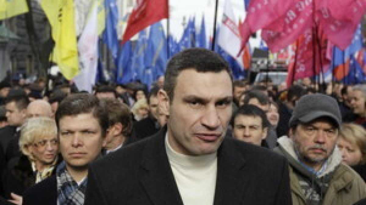 Immagine di Tra occupazioni e pugili, a Kiev l’uomo forte è ancora Putin