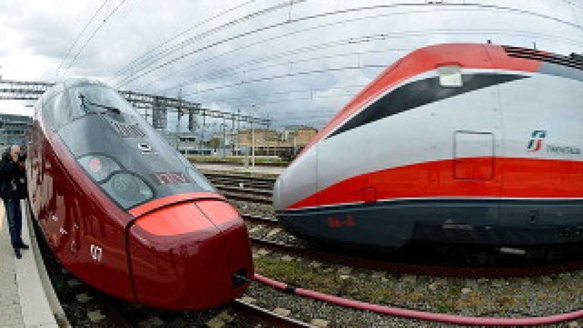 Immagine di La guerra dei treni tra Italo e Frecciarossa va avanti, ma fa bene