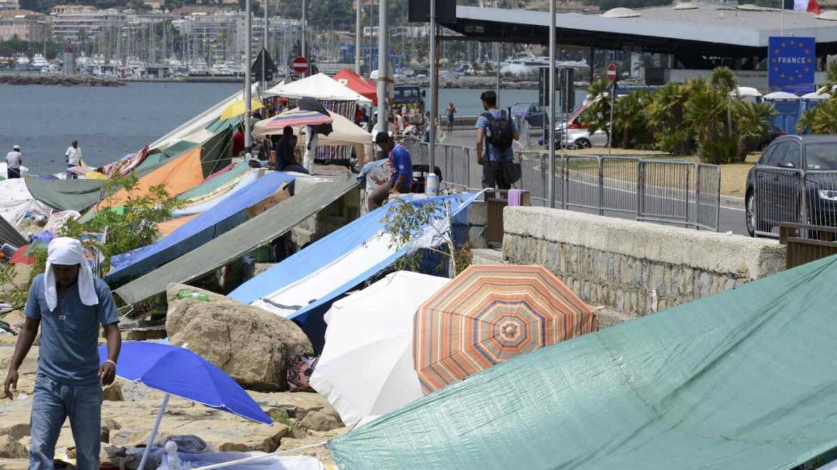 Immagine di Le polemiche sui migranti e lo "sforzo riformista" chiesto alla Grecia