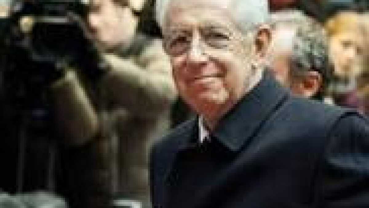 Immagine di Monti prepara l’Italia al salvataggio (lieve) dell’euro e di se stessa