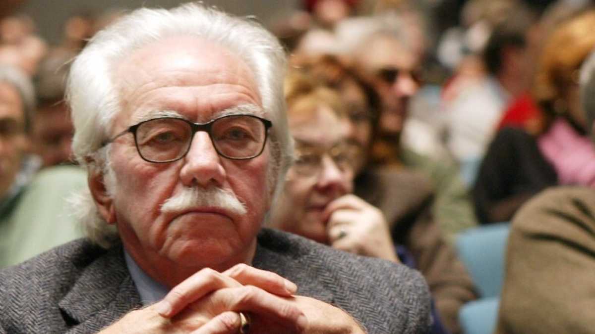 Immagine di Quante angherie sta sopportando il professor Asor Rosa