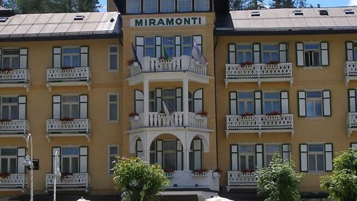 Immagine di Cortina, città eterna di vacanza, ricchezze e nostalgia