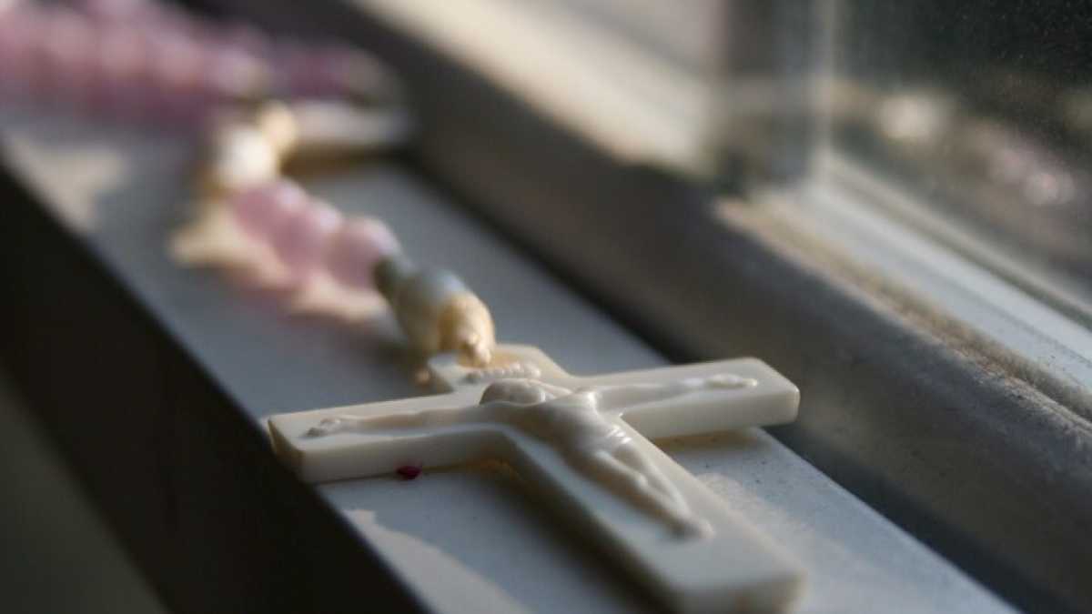 Immagine di Recitare il rosario allontana l’Alzheimer