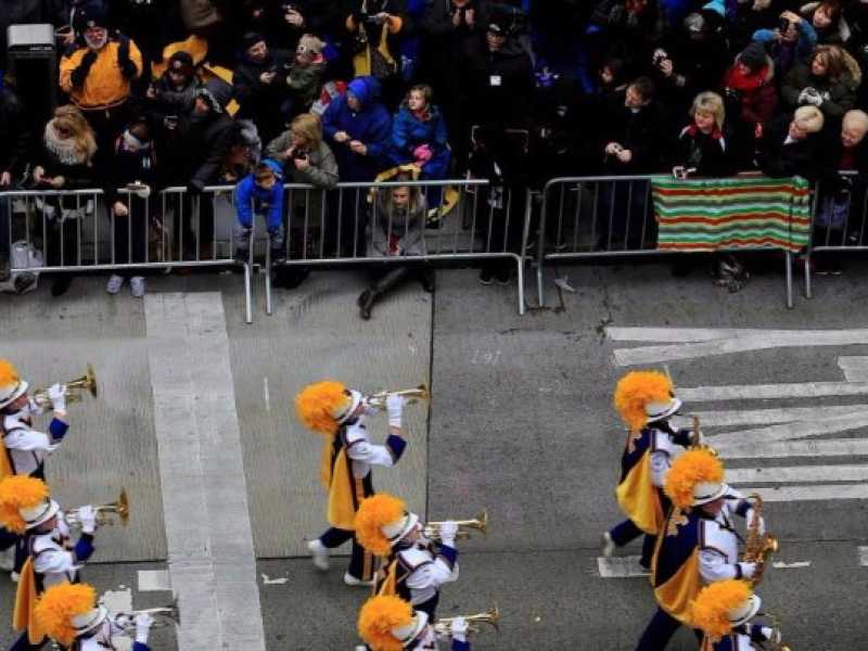 Il primo Thanksgiving, il linguaggio di Trump e i bomber di provincia. Di cosa parlare questa sera a cena