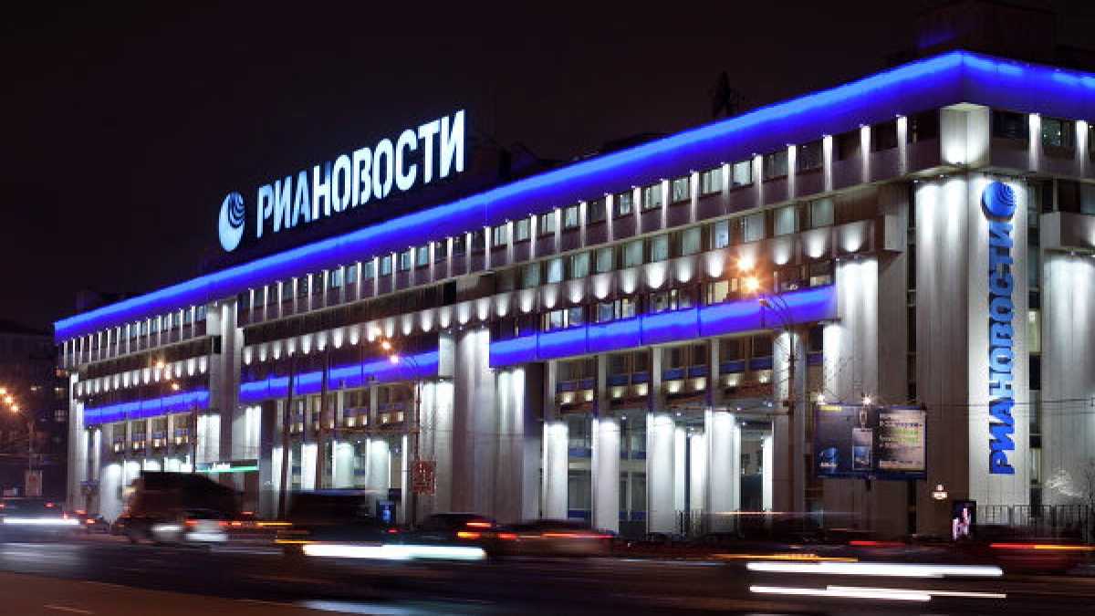 Immagine di Putin strozza Ria Novosti e promuove un anchorman speciale