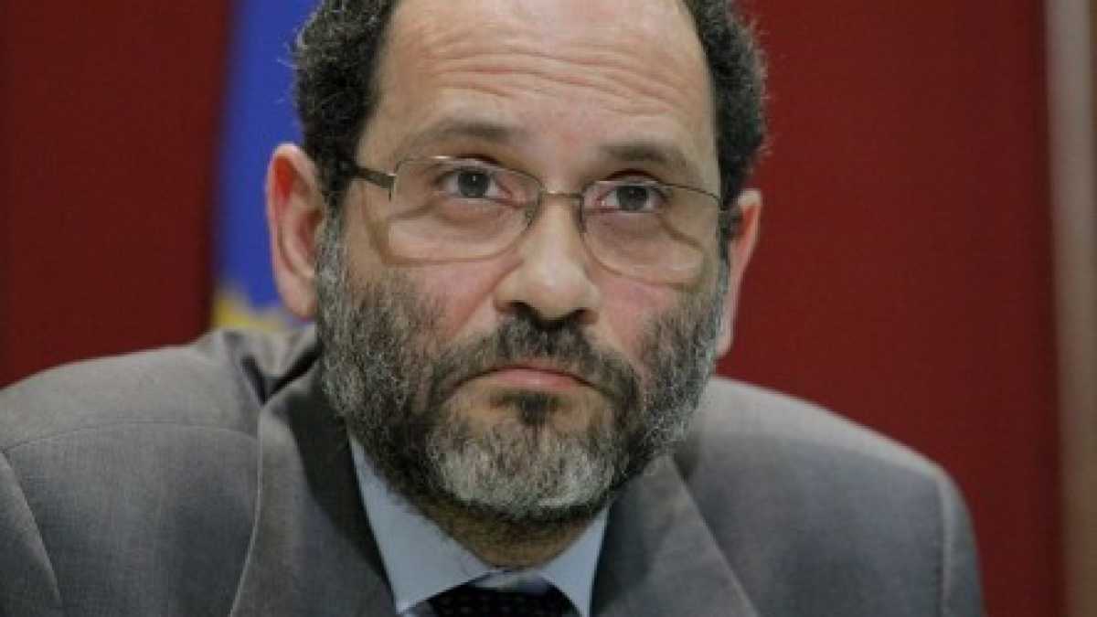 Immagine di Il romanzetto politico di Ingroia, gli euro-intellò al tempo di Internet