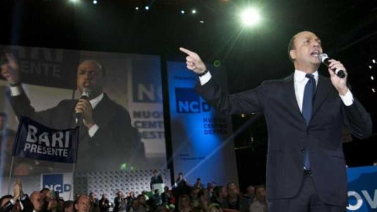 Immagine di Così Renzi ha infilato Alfano & Co. nel cassetto delle cose inutili