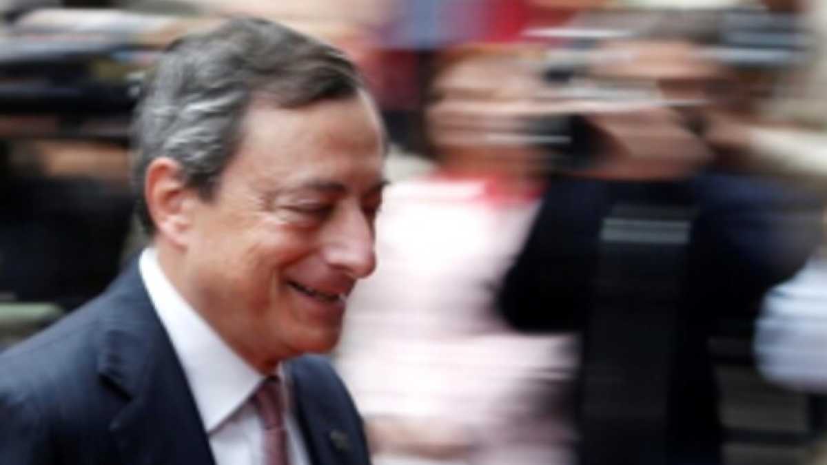 Immagine di Nuova svolta alla Bce. Draghi preannuncia bombe iper espansive