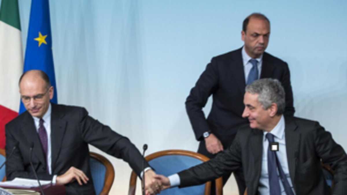 Immagine di Letta: "In Cdm abbiamo abolito il finanziamento pubblico ai partiti"