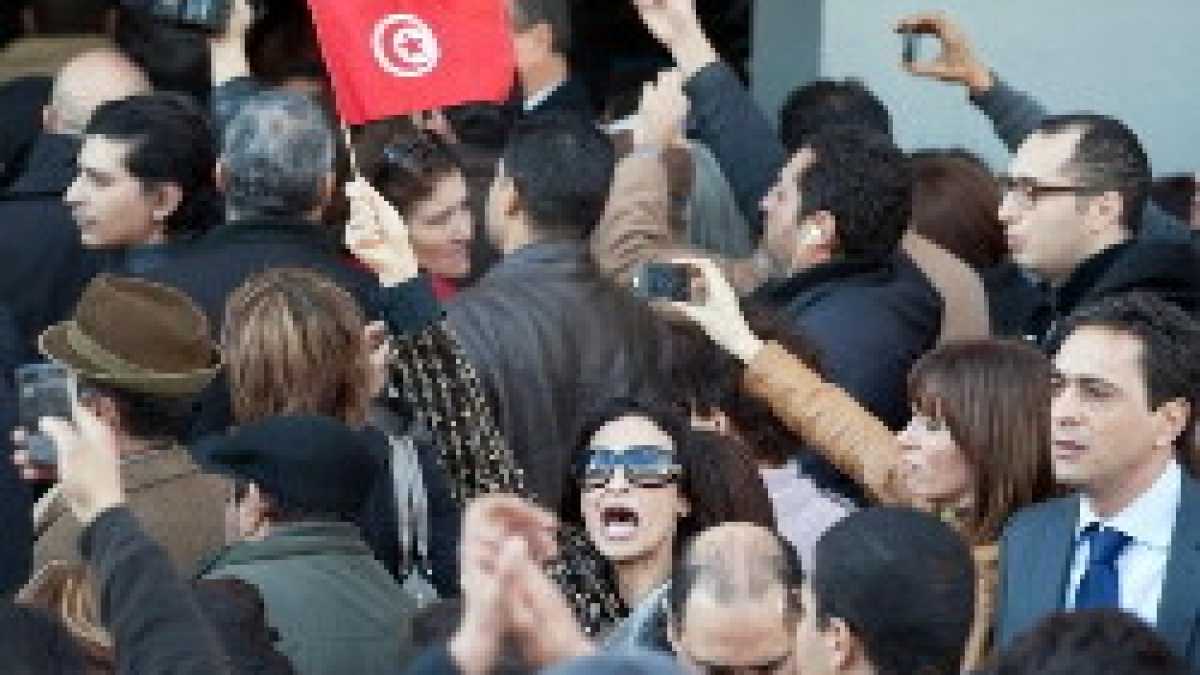 Immagine di Scontri e rivolte dopo il primo omicidio politico nella Tunisia islamista