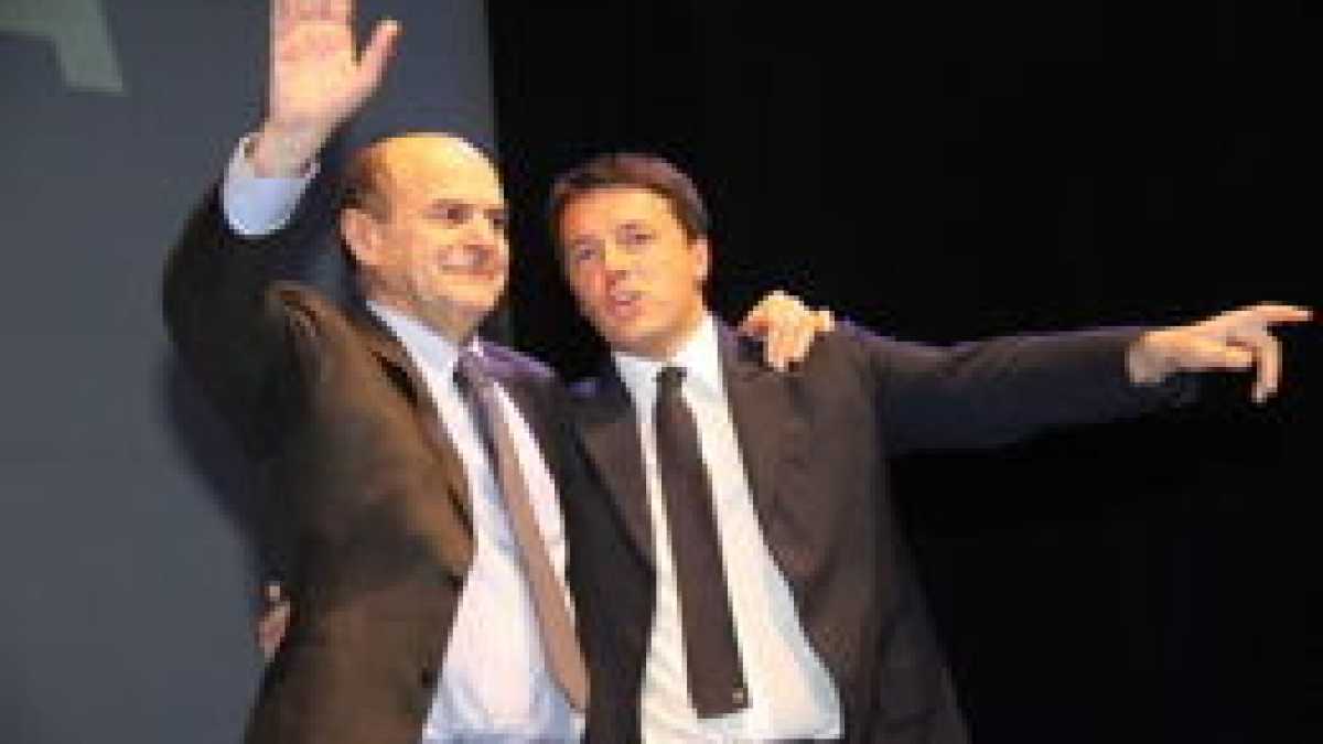 Immagine di Renzi, Bersani e le figurine