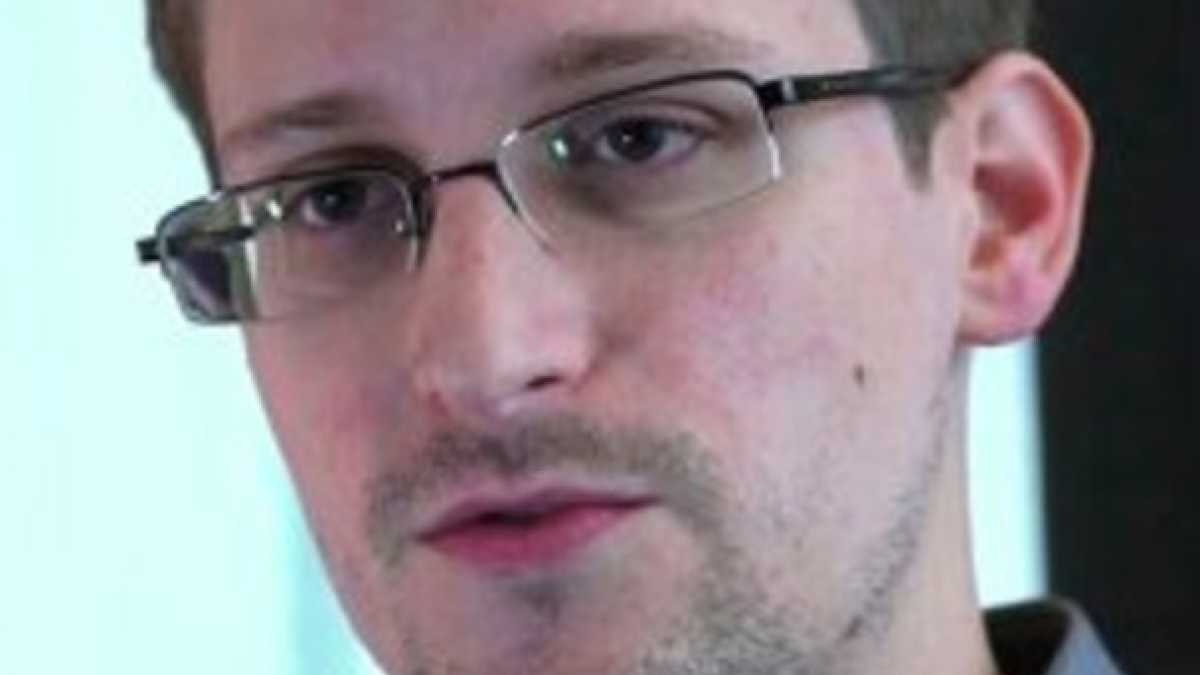 Immagine di Niente asilo politico a Snowden in Italia. Il "disguido tecnico" sull'aereo di Morales