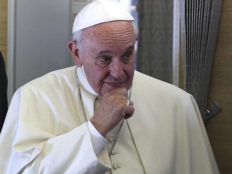 La guerra mondiale al Papa e il giornale che lo difende