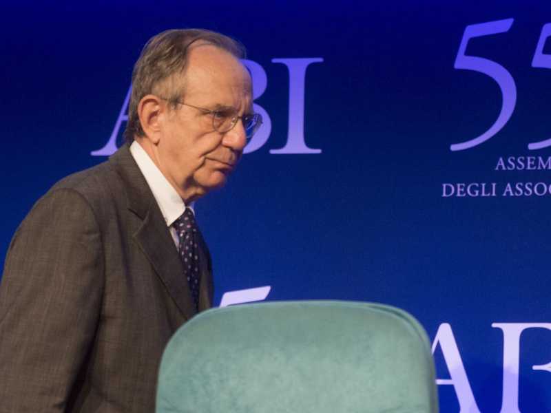 Il ministro dell'Economia, Pier Carlo Padoan (foto LaPresse)