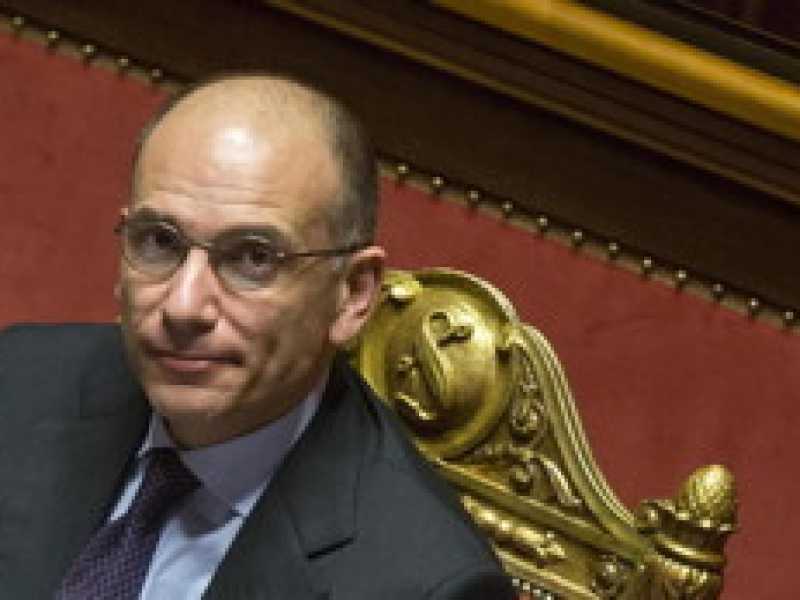 Letta col forcone ottiene la fiducia e sfida Renzi sulla legge elettorale