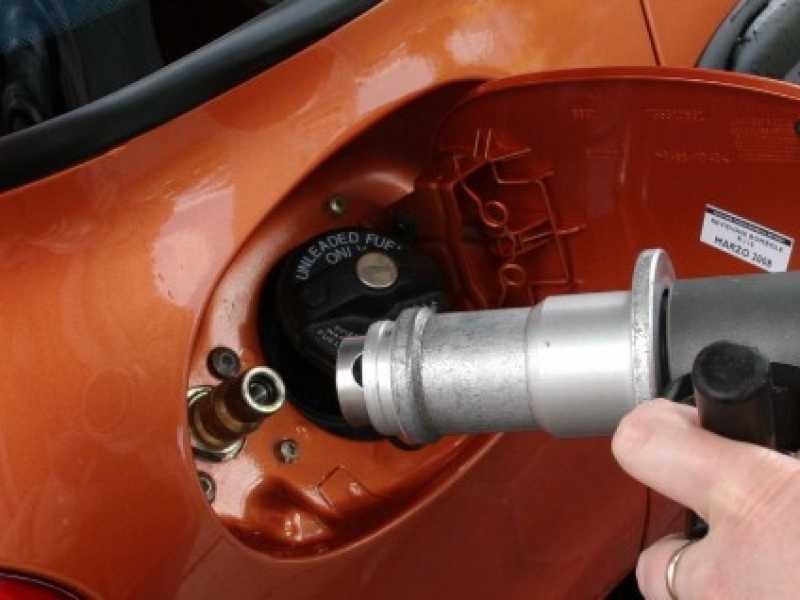 La tentazione di fare estinguere i carburanti fossili