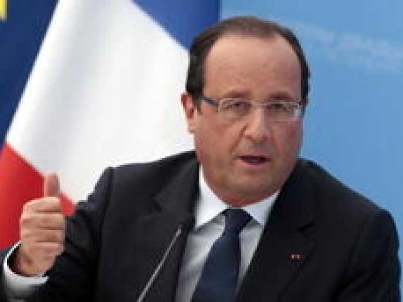 Hollande cerca una tattica (e delle scuse) per salvare la faccia al Ps