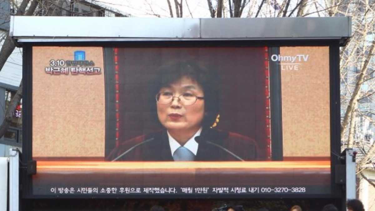 Immagine di Impeachment alla coreana, l'Europa divisa e lo yoga. Di cosa parlare stasera a cena