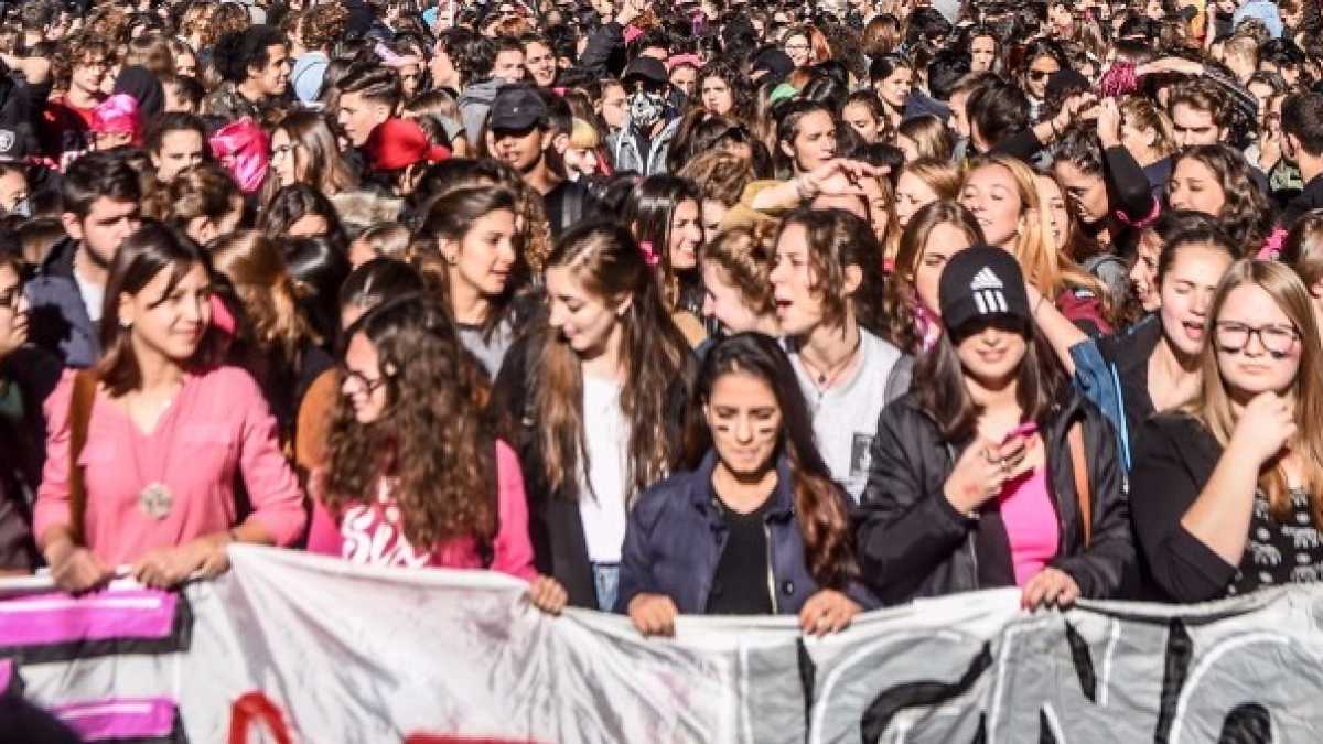 Immagine di I kamikaze dell'Isis a Kabul, l'Ue a più velocità e la festa della donna. Di cosa parlare stasera a cena