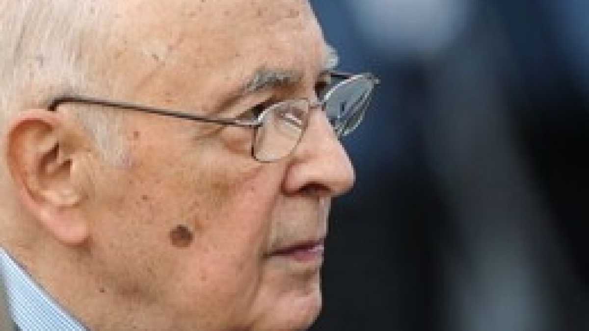 Immagine di Napolitano: "Le istituzioni rilancino l'occupazione e lo sviluppo"