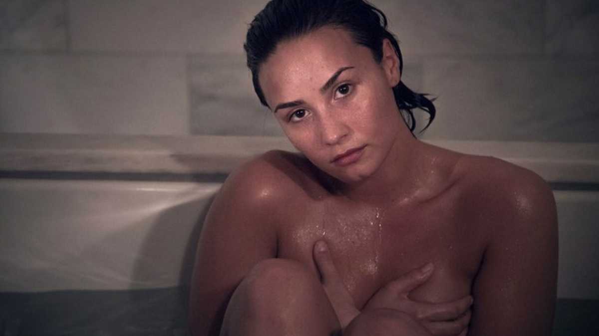 Immagine di Cercare invano l’autenticità fra le foto senza trucco e senza inganno di donne perfette già al naturale