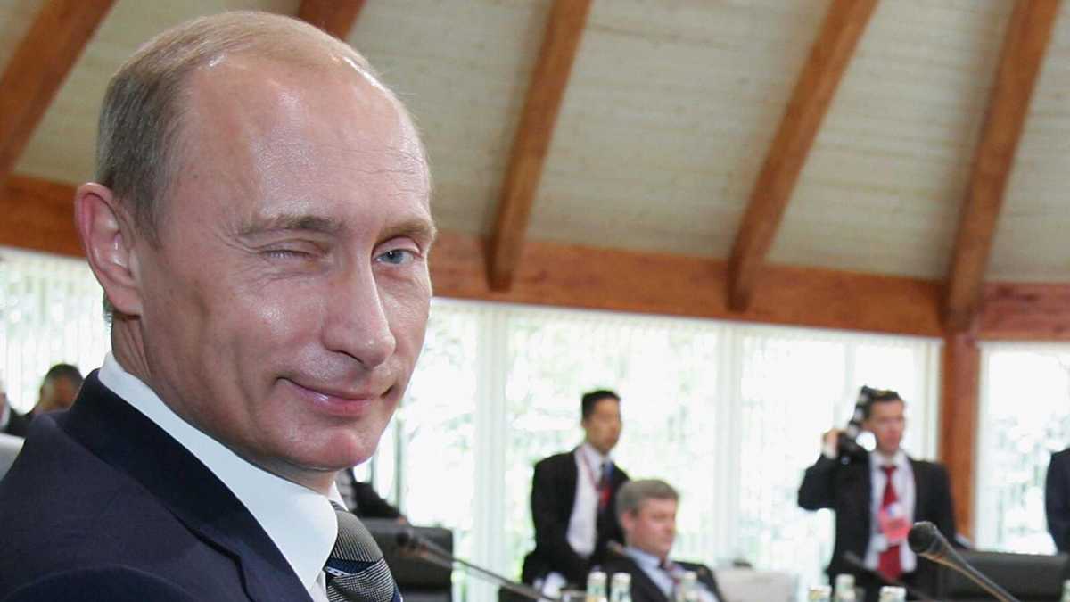 Immagine di Zar e vampiro, Putin non divora, assimila
