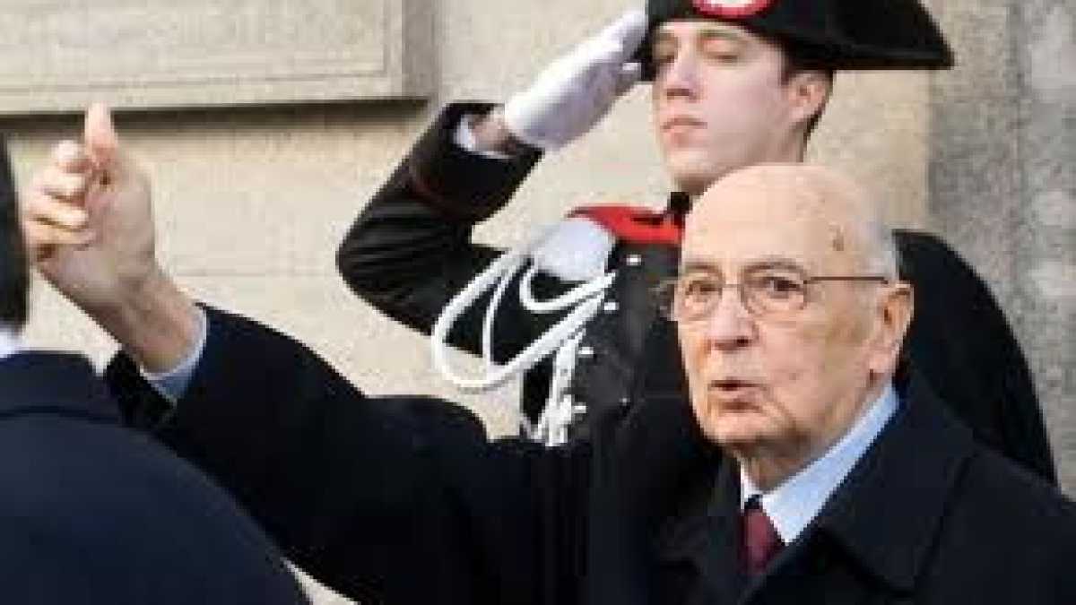 Immagine di Napolitano contro le "calunnie che destabilizzano il governo"