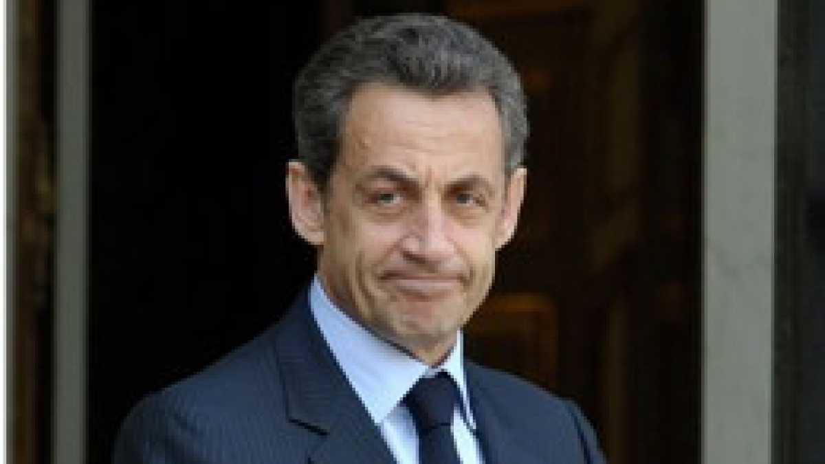 Immagine di Sarkozy oggi va in tv con la storia del popolo e del capitano per ricandidarsi