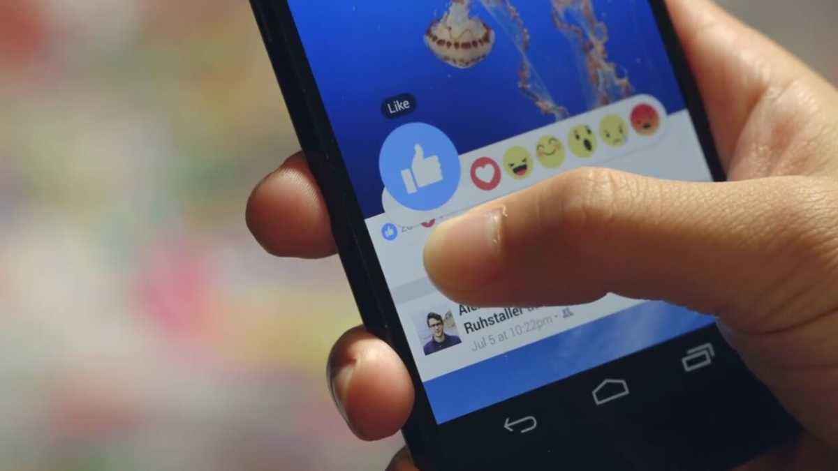 Immagine di Il buco nero di Roma, la terza Intifada e i nuovi "Mi piace" su Facebook. Di cosa parlare stasera a cena
