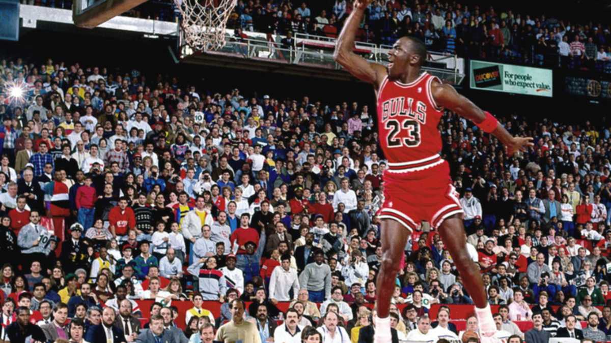 Immagine di Jet italiani anti Isis, Fca contro Volkswagen e Michael Jordan. Di cosa parlare stasera a cena