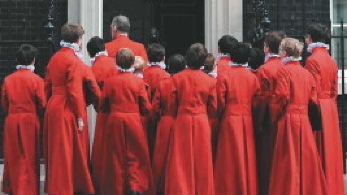 Immagine di “We do God”. Cameron si fa leader di un contrattacco cristiano