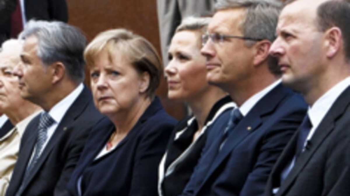 Immagine di Merkel non batte ciglio anche se il presidente voluto da lei si dimette