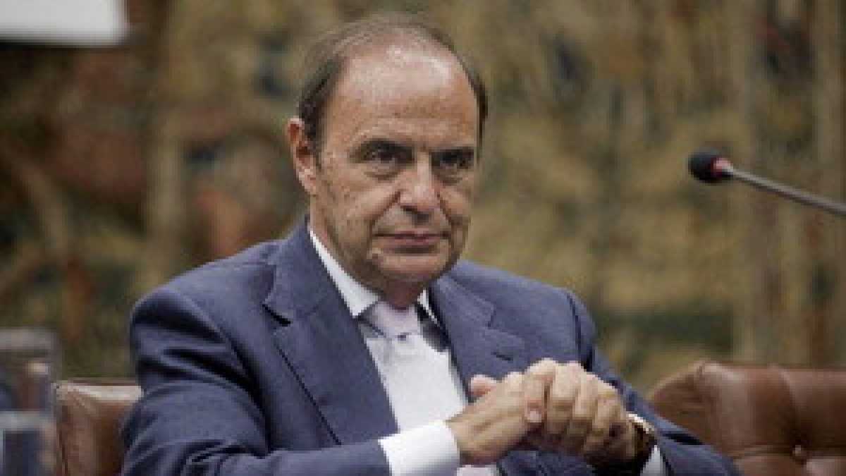 Immagine di Metto la cravatta a Grillo e l’impacchetto per il pubblico