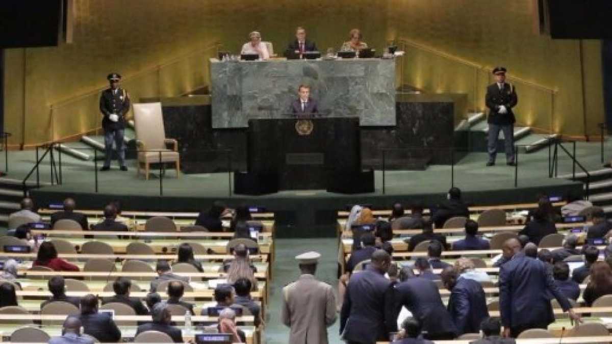 Immagine di Guardando il palco dell'Onu