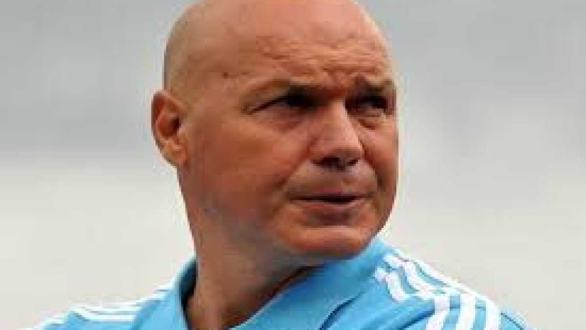 Immagine di Una telefonata, il figlio ammazzato, il calcio e lo specchio nero di José Anigo