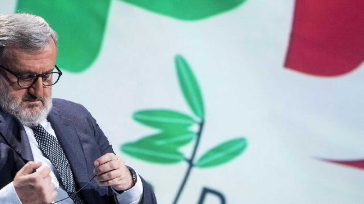 Immagine di Renzi contro Emiliano sui vaccini e la risposta di Berlino a Erdogan. Le notizie del giorno in breve